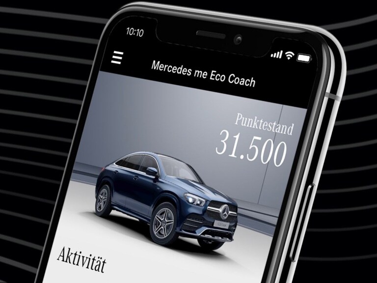 Mercedes-Benz Eco Coach app | Appar | Mercedes-Benz digitala tjänster Mercedes-Benz Eco Coach appen visas på en smartphone