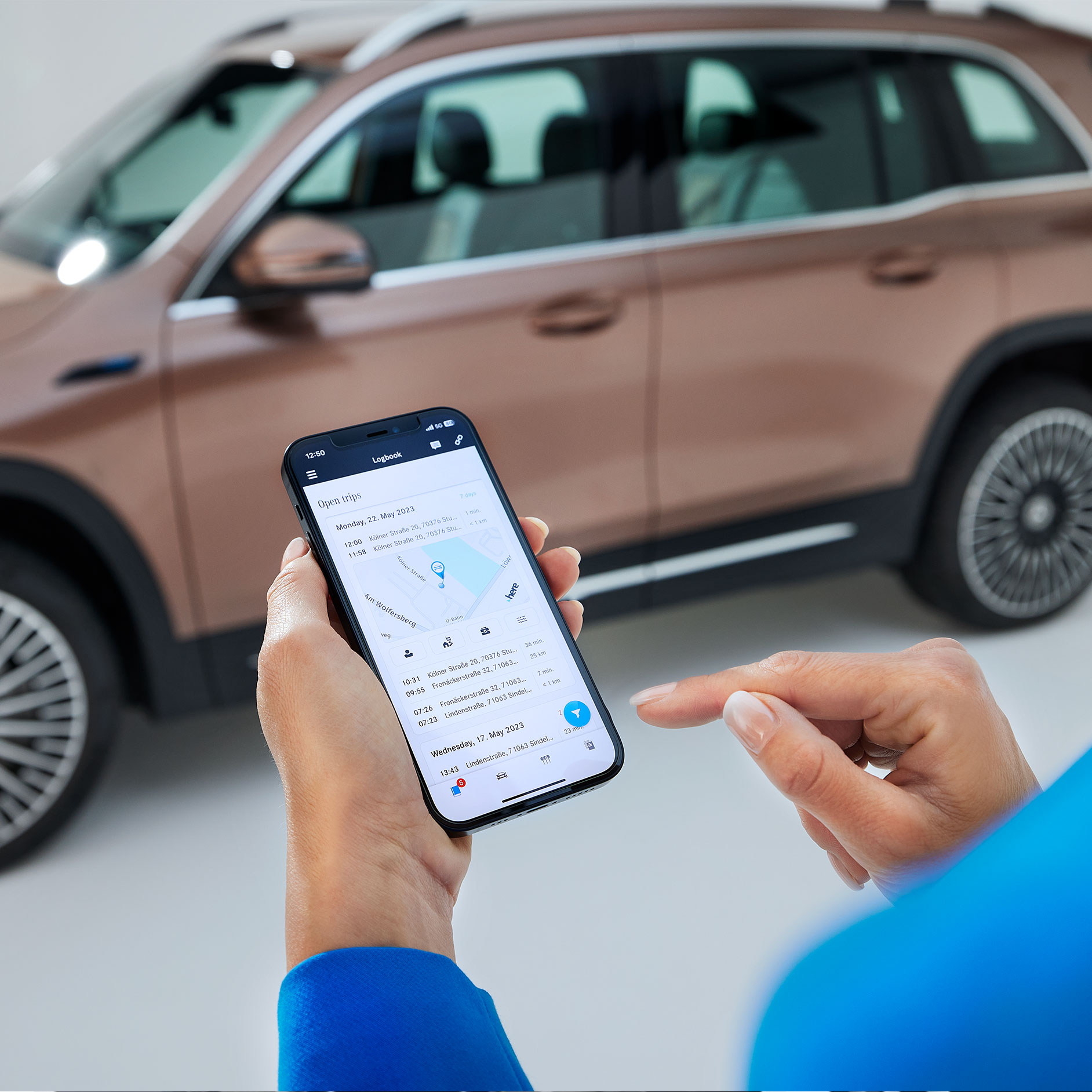 Mercedes-Benz digital körjournal | Appar | Mercedes-Benz Mercedes-Benz digital körjournal visas på smartphone