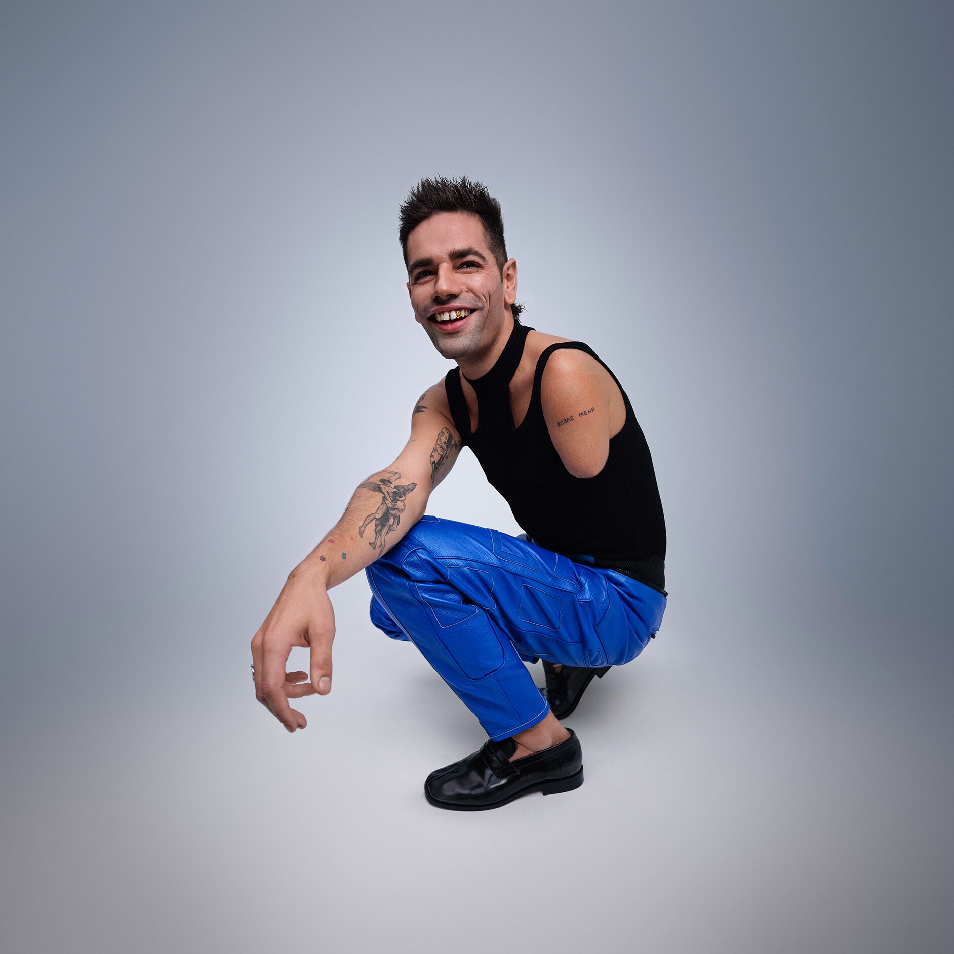 Individualitet | Körhjälpmedel | Mercedes-Benz Bild på en man utan arm.